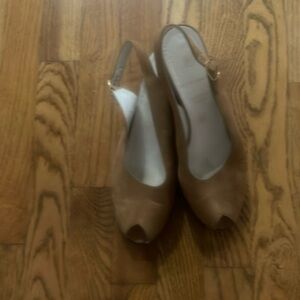 BRUNO MAGLI LADIES PEEP TOE PUMP WEDGE SX 8B  W0247